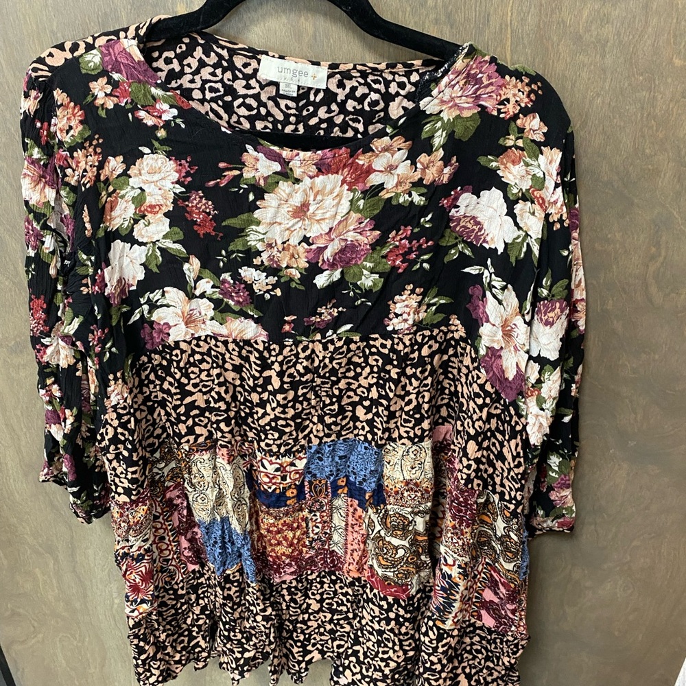 Umgee Black Floral and Leopard Print Blouse